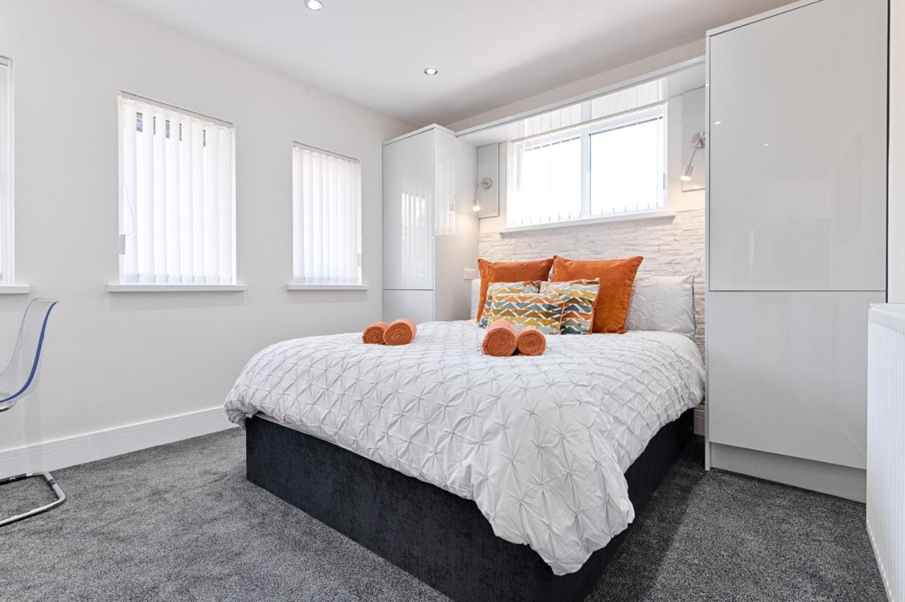 Luxury Property With Hot Tub And Sea Views Oystermouth Экстерьер фото
